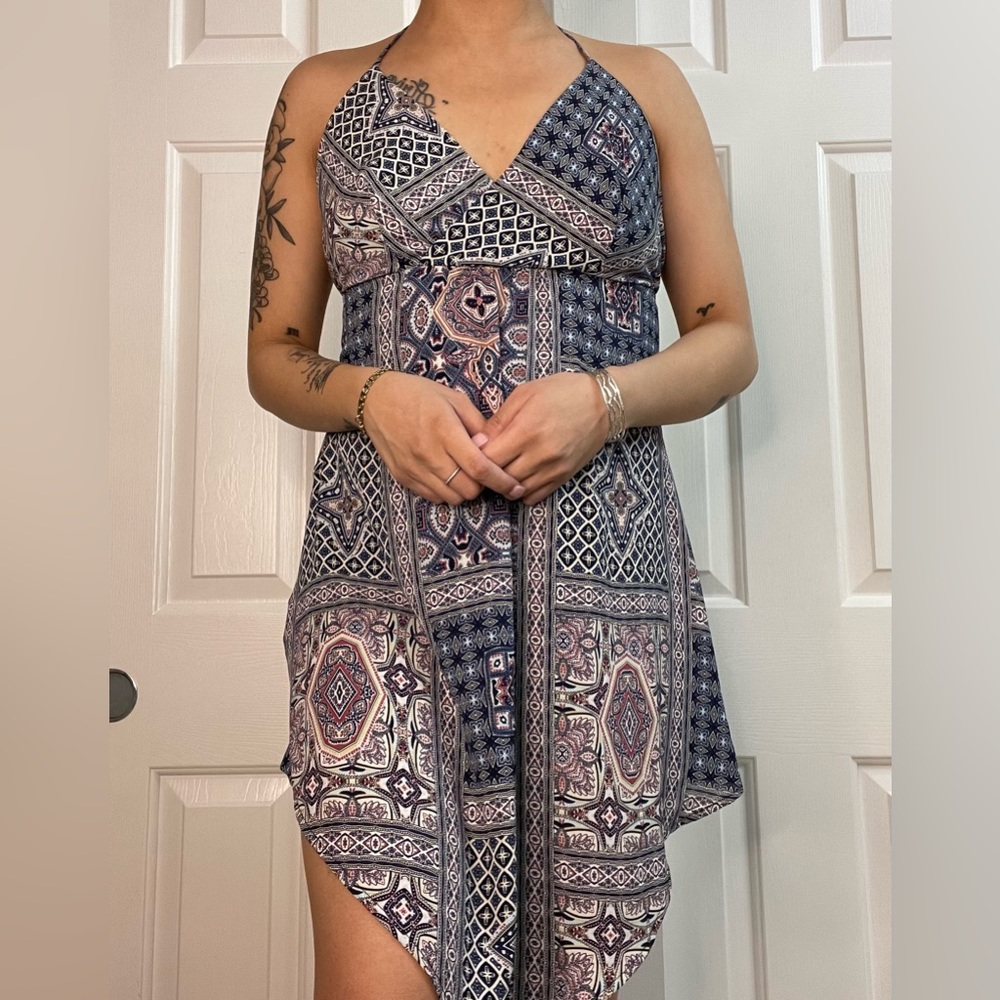 Halter tie neck flowy abstract print dress